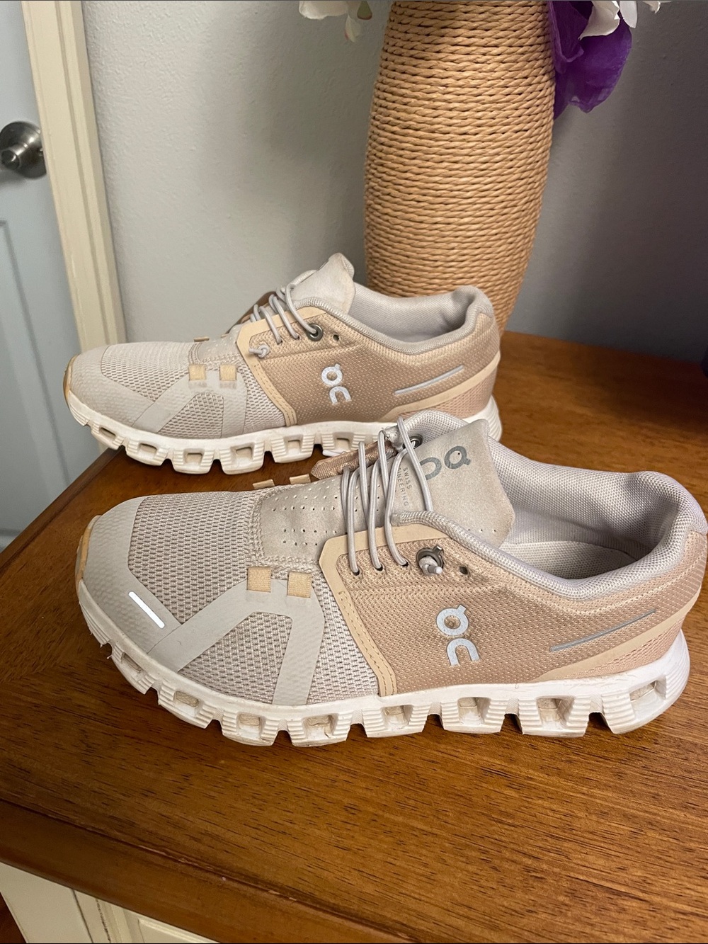 ON CLOUD ON Running Sneakers Athletic Shoes SAVANNAH PEARL Beige Tan White 5.5
